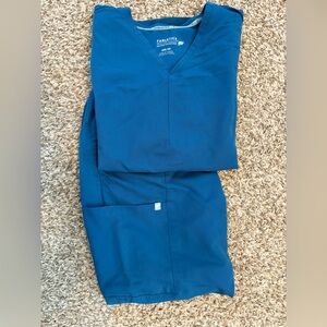 Fabletics Scrub Set